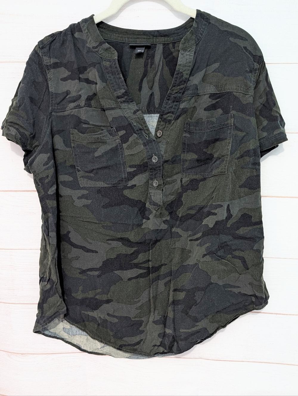 Torrid Comfy Camo Pocket T-shirt Size 00 (10 Or M/L)